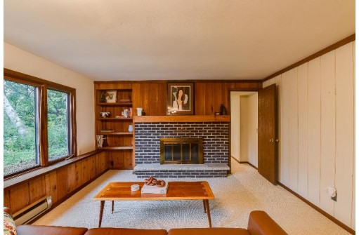 5117 Lake Mendota Dr, Madison, WI 53705