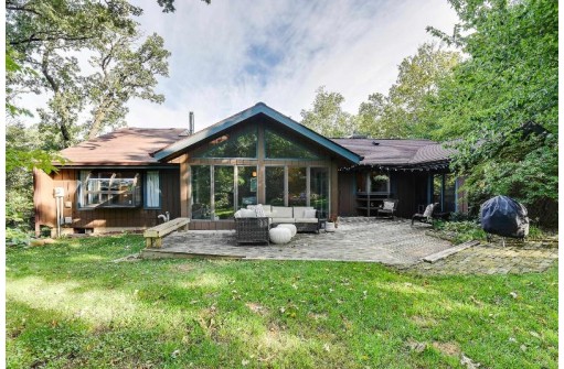 5117 Lake Mendota Dr, Madison, WI 53705