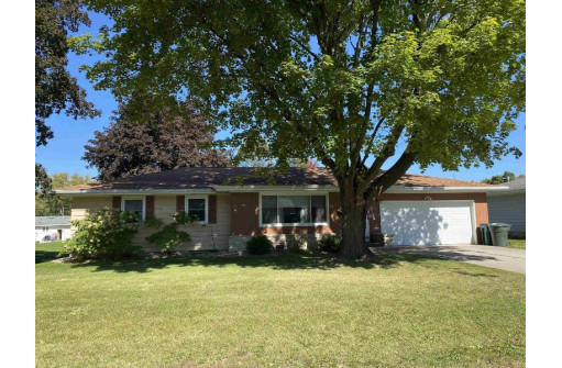 30 Highland Ave, Ripon, WI 54971