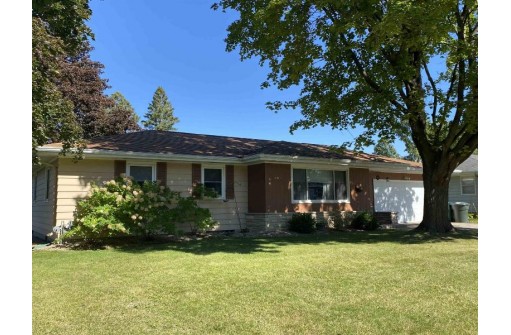 30 Highland Ave, Ripon, WI 54971