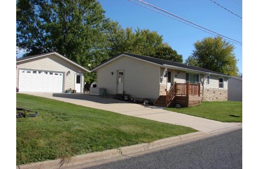 610 Elizabeth St, Linden, WI 53553-9719