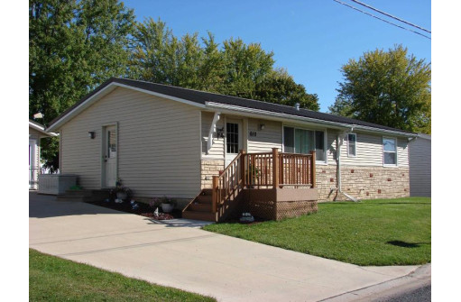 610 Elizabeth St, Linden, WI 53553-9719