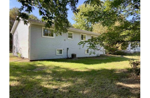 1104 West St, Necedah, WI 54646