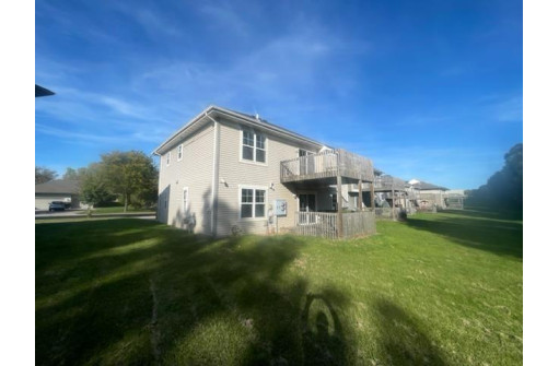 519 Progress Dr, Cottage Grove, WI 53527