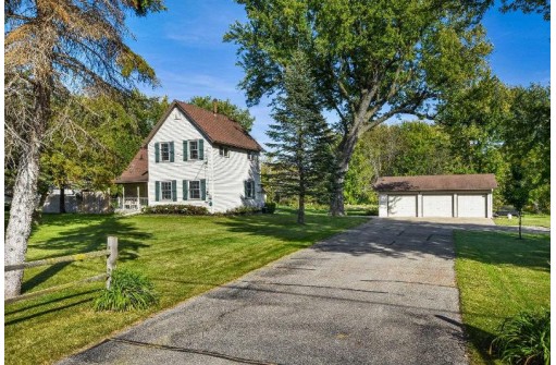 3072 Larsen Rd, Madison, WI 53711