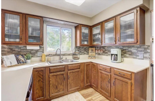 905 Inwood Way, Madison, WI 53714