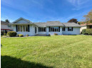 1112 Thornecrest Dr, Janesville, WI 53546