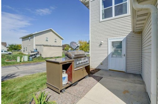 240 S Musket Ridge Dr 1, Sun Prairie, WI 53590