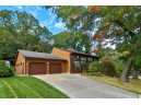 1527 Camelot Dr, Janesville, WI 53548