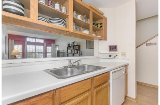 1625 Kings Mill Way 307, Madison, WI 53718