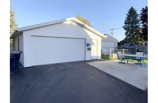 461 S Fremont St, Janesville, WI 53545