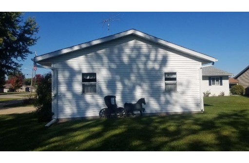 1033 Oriole St, Waupun, WI 53963