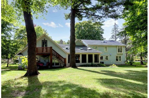 W1938 Belle Mapps Ct, Green Lake, WI 54941