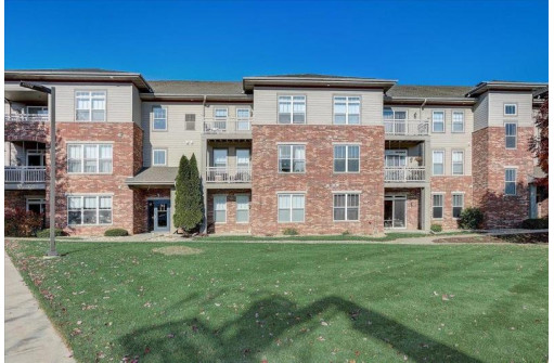 121 Metro Terr 307, Madison, WI 53718