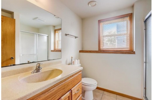 239 S Musket Ridge Dr, Sun Prairie, WI 53590