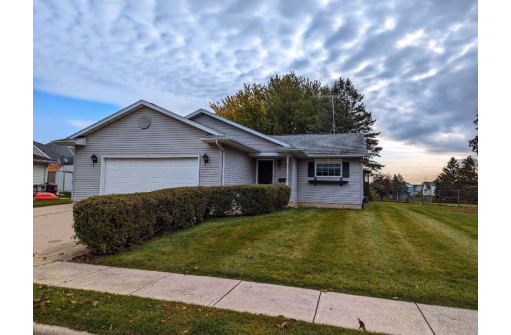 105 Roller Ave, Beaver Dam, WI 53916