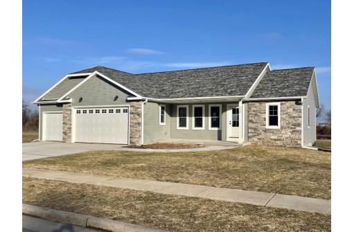 726 Forest Edge Dr, Mazomanie, WI 53560