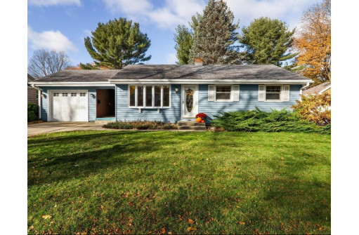 4410 Mandrake Rd, Madison, WI 53704