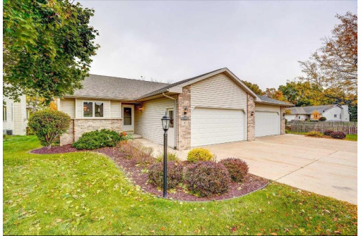 7 Fairview Tr, Waunakee, WI 53597