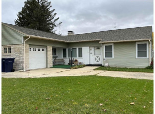 833 N Oakhill Ave Janesville, WI 53548