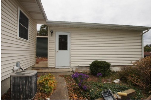 309 S Ellwood St, Dodgeville, WI 53533