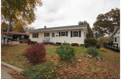 309 S Ellwood St, Dodgeville, WI 53533