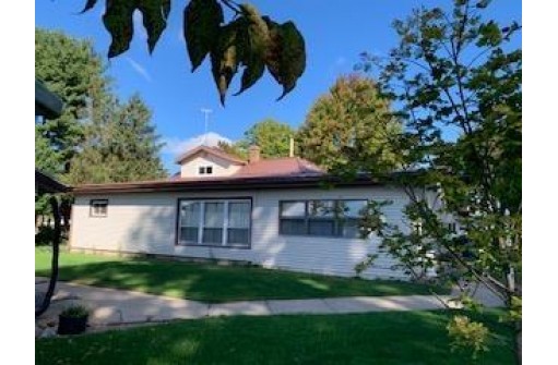 408 Grove St, Randolph, WI 53956