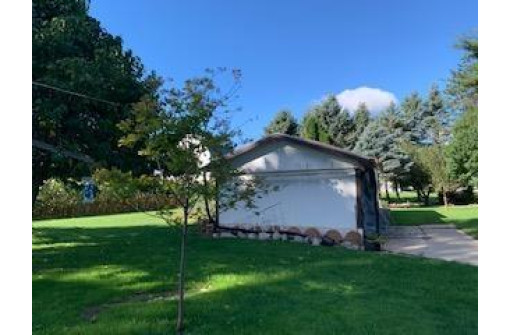 408 Grove St, Randolph, WI 53956