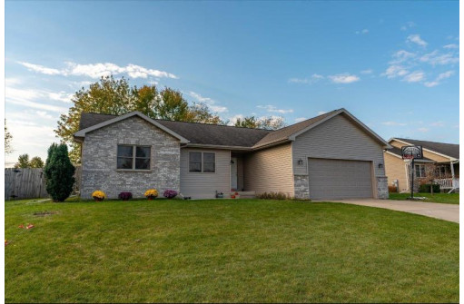 209 Genesis Dr, Evansville, WI 53536