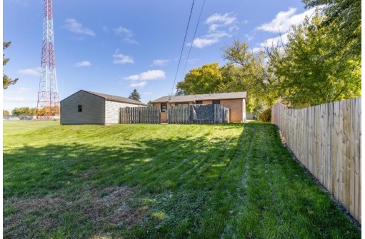 1452 Monterey Ln, Janesville, WI 53545