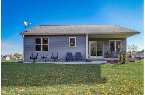 211 Peterson Pky, Rio, WI 53960