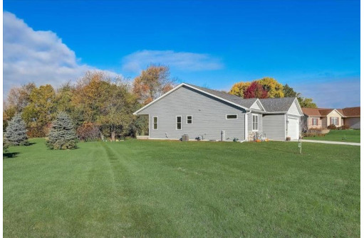 211 Peterson Pky, Rio, WI 53960