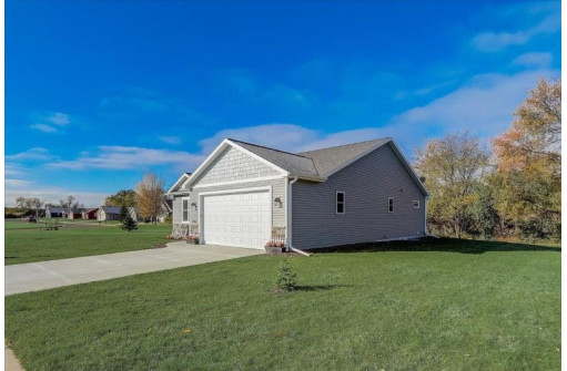 211 Peterson Pky, Rio, WI 53960