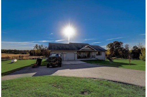 W4557 Cedar Ln, Montello, WI 53949