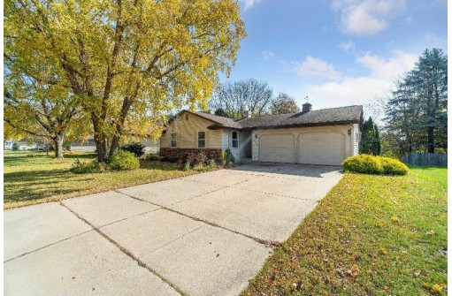 4228 Valencia Dr, Janesville, WI 53546