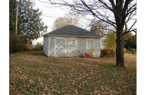 309 S Linn St, Dodgeville, WI 53533