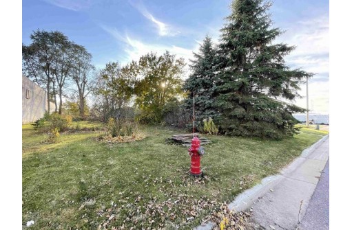 404 Prairie St, Mauston, WI 53948