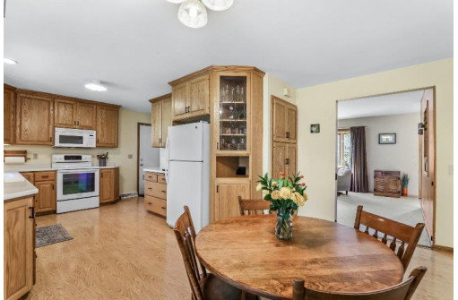 4802 Hermsmeier Ln, Madison, WI 53714