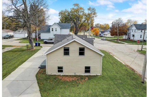 603 N Spring St, Columbus, WI 53925