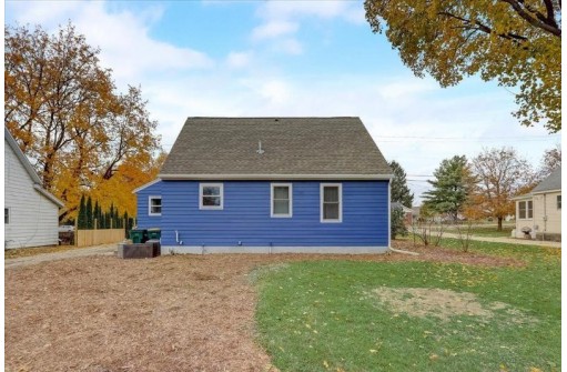 270 N Main St, Cottage Grove, WI 53527