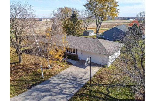 3776 North Point Rd, Middleton, WI 53562