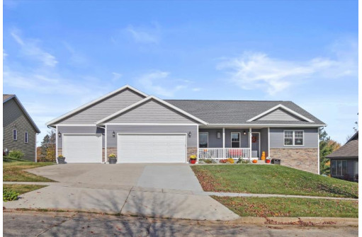 1270 Fieldcrest Dr, Edgerton, WI 53534