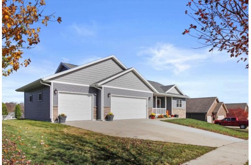 1270 Fieldcrest Dr, Edgerton, WI 53534