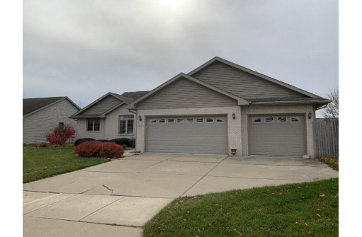 4110 Sandstone Dr, Janesville, WI 53546