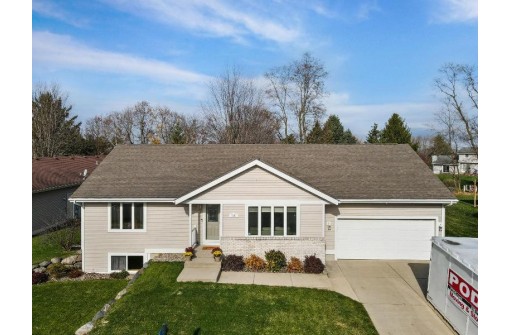 3290 Box Hill Rd, Sun Prairie, WI 53590