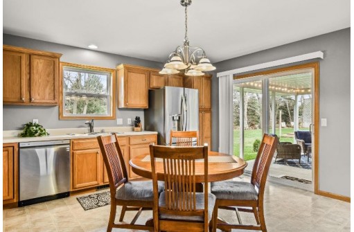 3290 Box Hill Rd, Sun Prairie, WI 53590