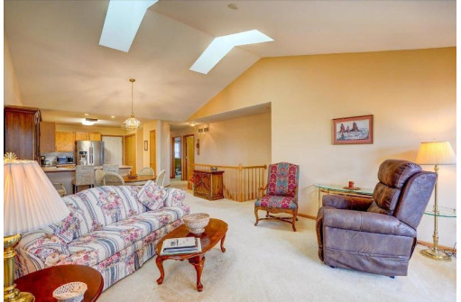 3004 Edmonton Dr, Sun Prairie, WI 53590