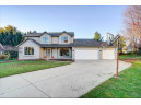 933 Crescent Cir, Sun Prairie, WI 53590