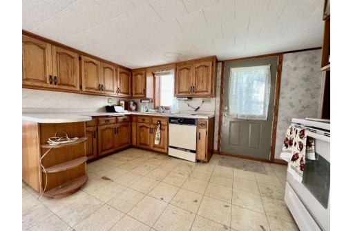 W5349 Burr Oak Ln, Monticello, WI 53570