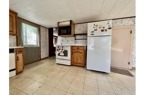 W5349 Burr Oak Ln, Monticello, WI 53570